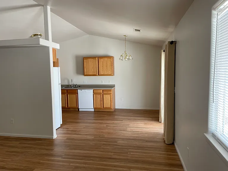 3178 D 1/2 Rd #B — Photo 2