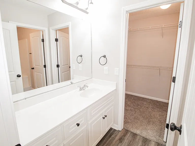 547 Deerchase Ct — Photo 5