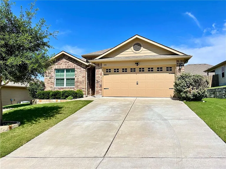 115 Leona River Trl — Photo 1