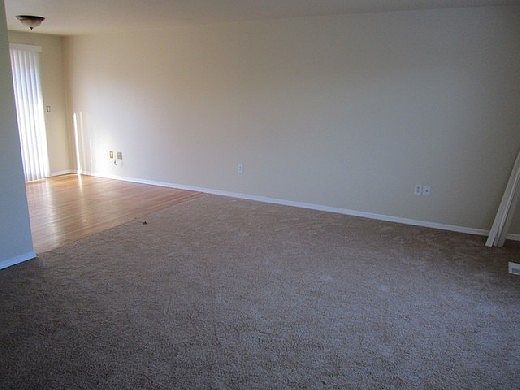 3rd image of 3120 56th Ave Ne Tacoma Wa #98422