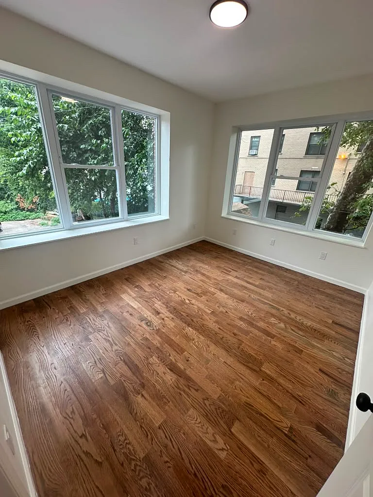 4 bed, $3,000 — Photo 1