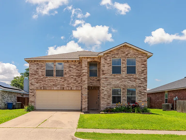 2228 Bradford Pear Dr — Photo 3