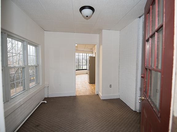 Entranceway from private door.