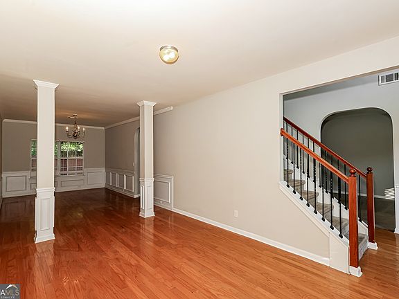 3rd image of 7868 Wrotham Cir