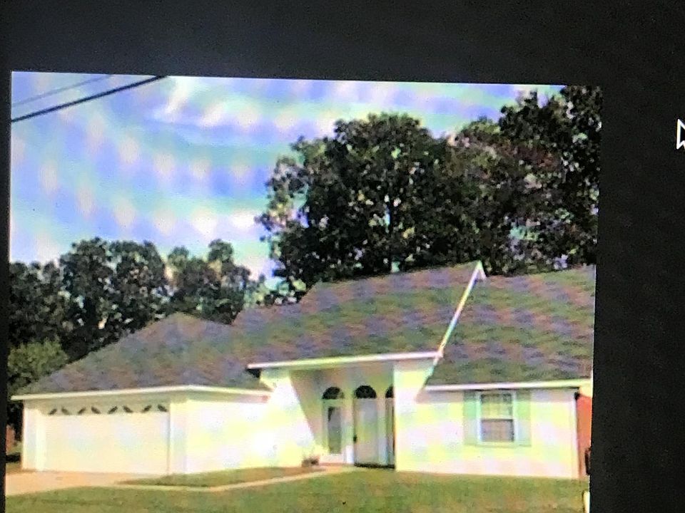 1st image of 10 Acorn Dr