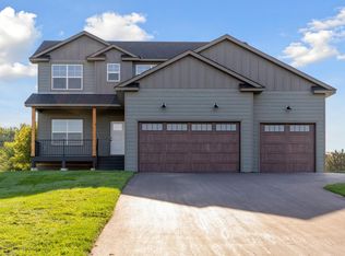 21346 Cottonwood St NW, Oak Grove, MN 55011