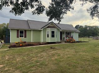 2438 Chester Harris Rd, Woodlawn, TN 37191