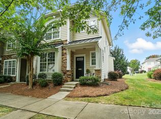 1136 Hammond Dr, Matthews, NC 28104