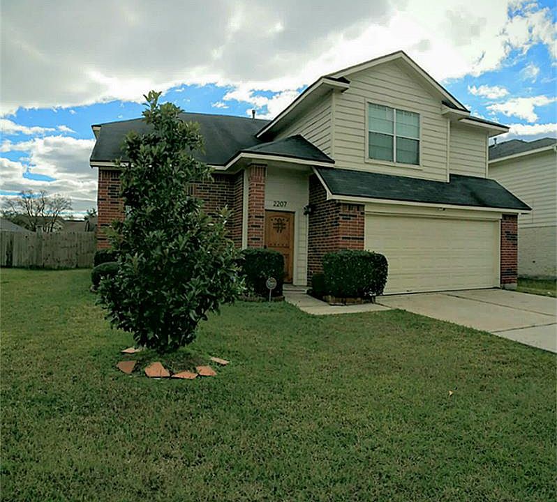 1st image of 2207 Laurel Arbor Dr