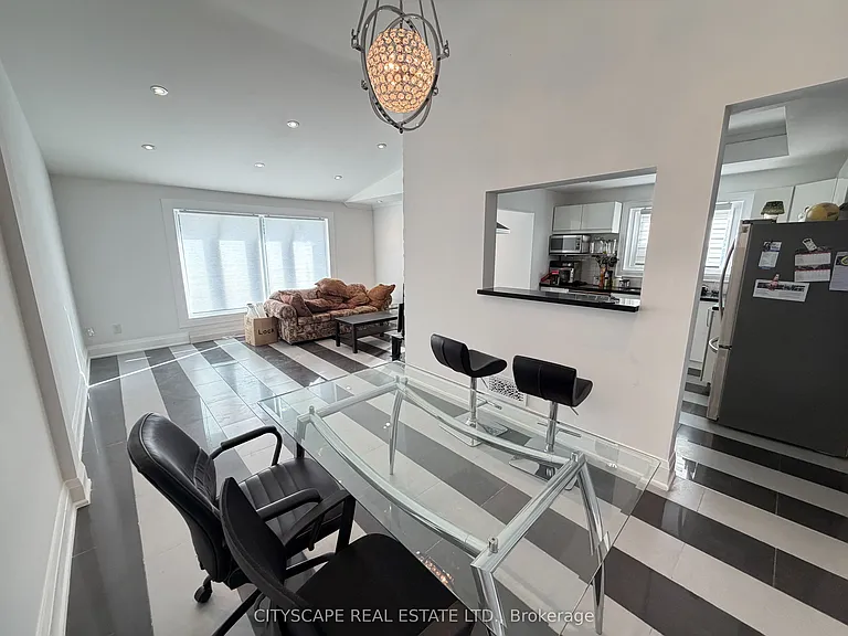 135 Bonham Blvd #UPPER — Photo 37