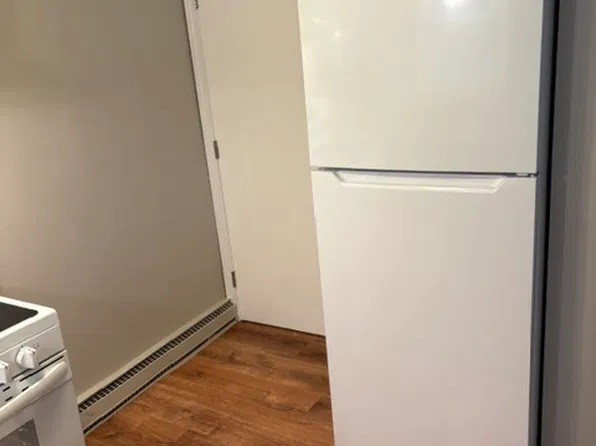 9 Cottage St APT 3, Medway, MA 02053