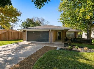 203 W Mulberry St, Fredericksburg, TX 78624