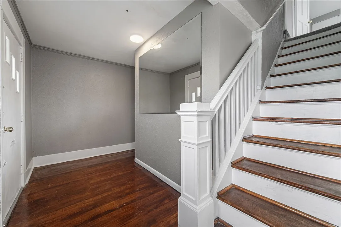4 bed, 1.5 bath, 1474 sqft, $2,000 — Photo 4