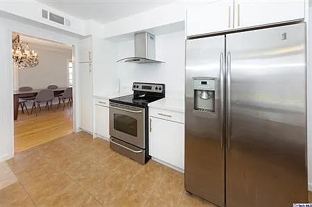 107 E Kenneth Rd — Photo 7