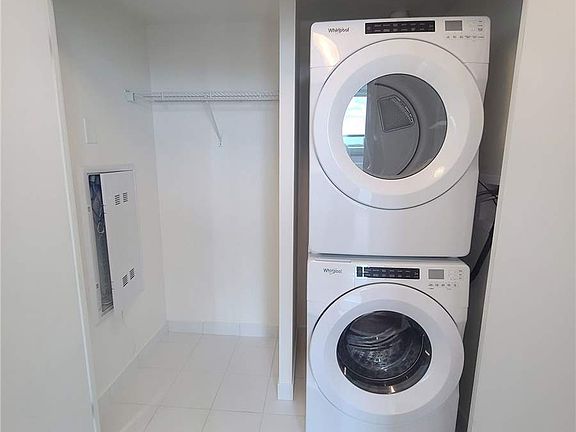 5th image of 2300 Saint Clair Ave W #904