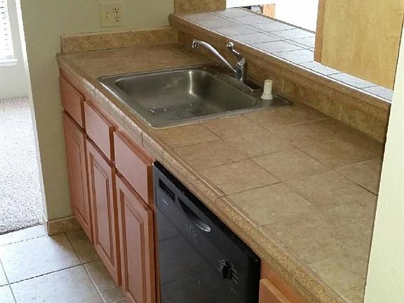 2nd image of 905 Fulton Ave APT 412