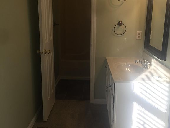 4th image of 2125 Ravenwood Dr