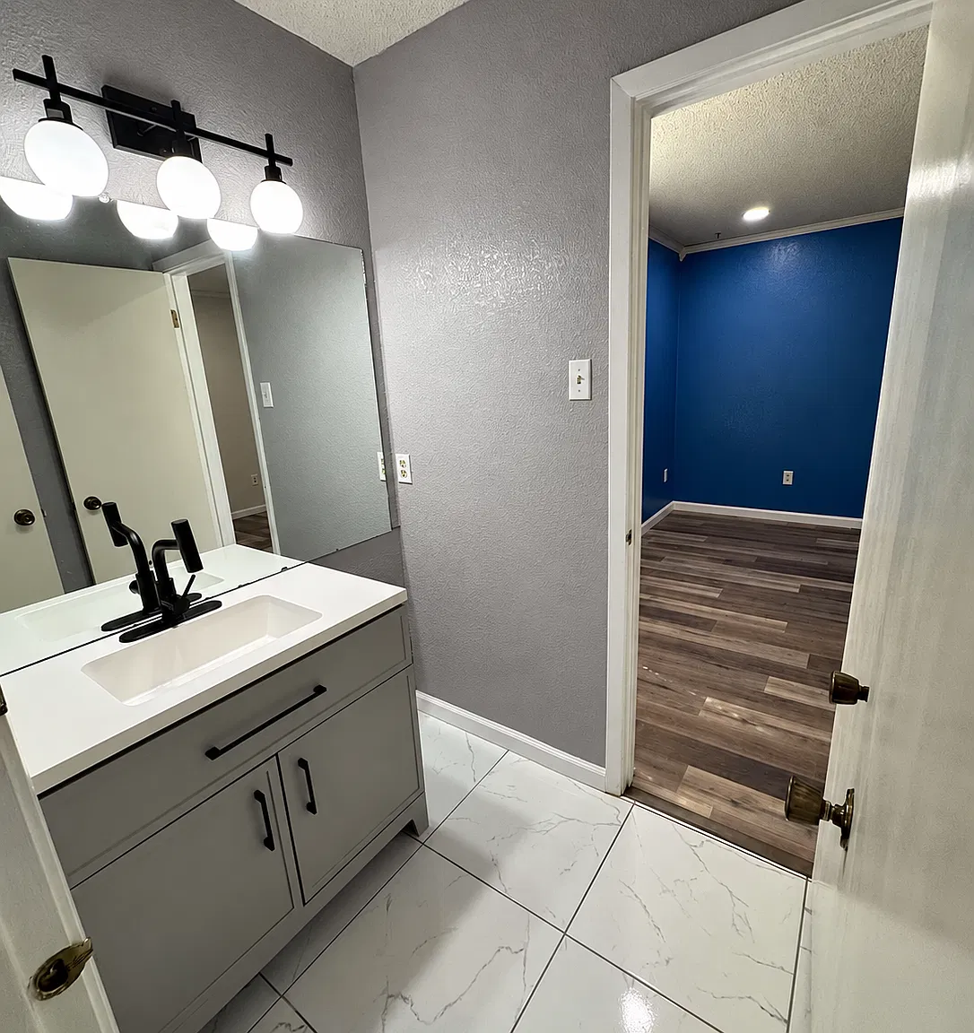 3 bed, 1986 sqft, $2,200 — Photo 3