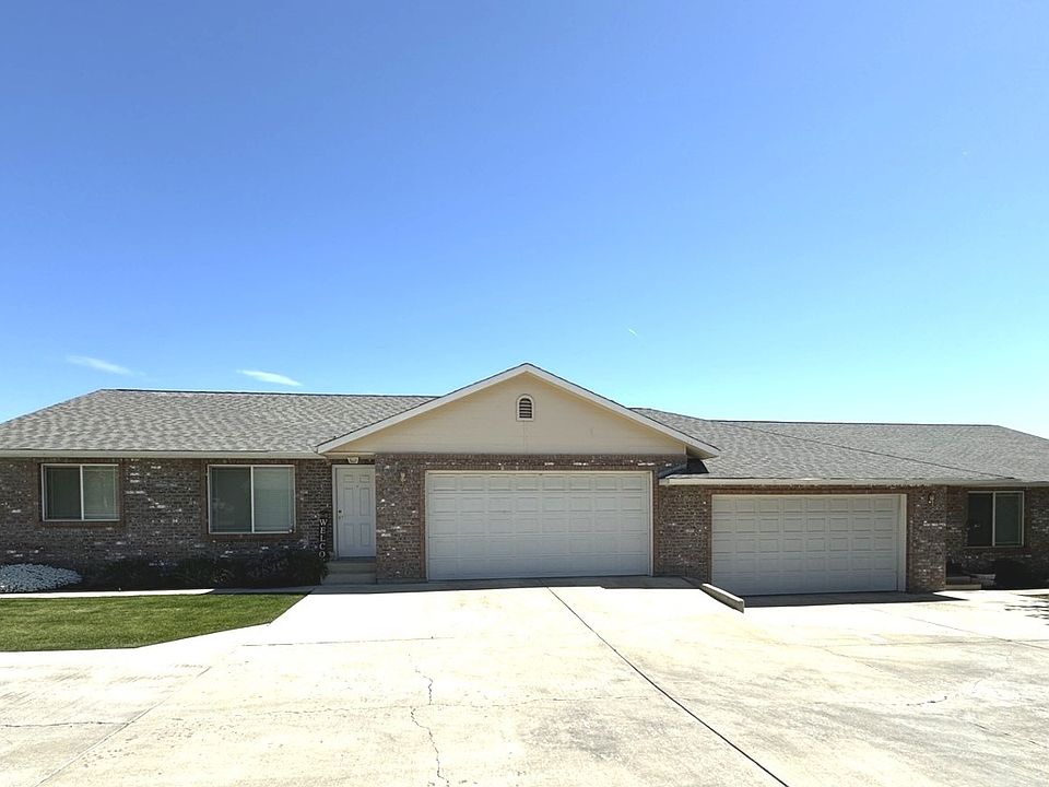 9504 W Chestnut Ave.>