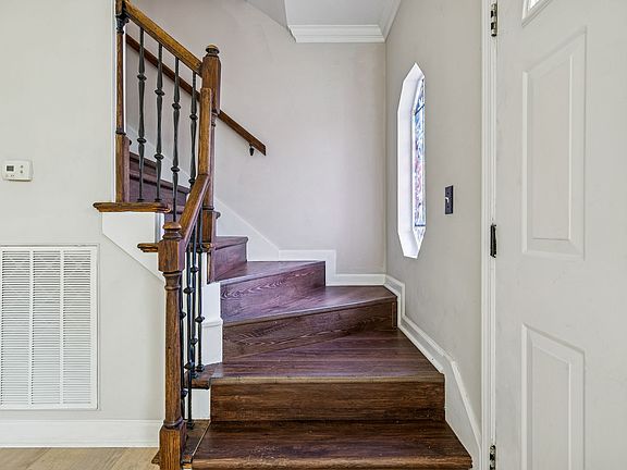 5th image of 7701 Poplar Ridge Dr