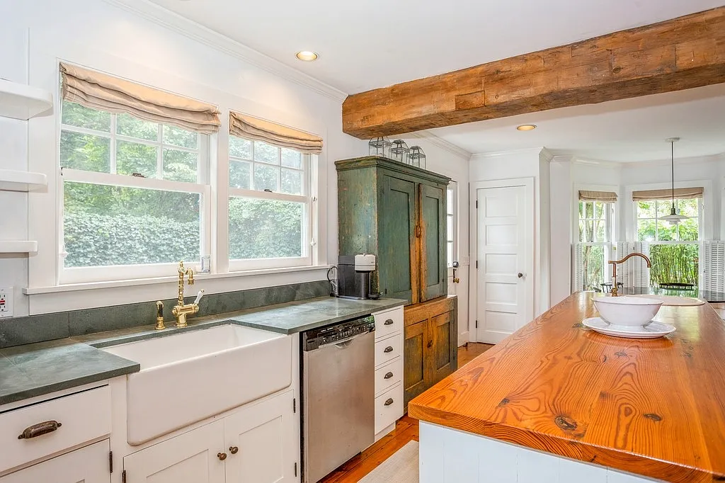 East Hampton South of the Highway Retreat — Photo 4