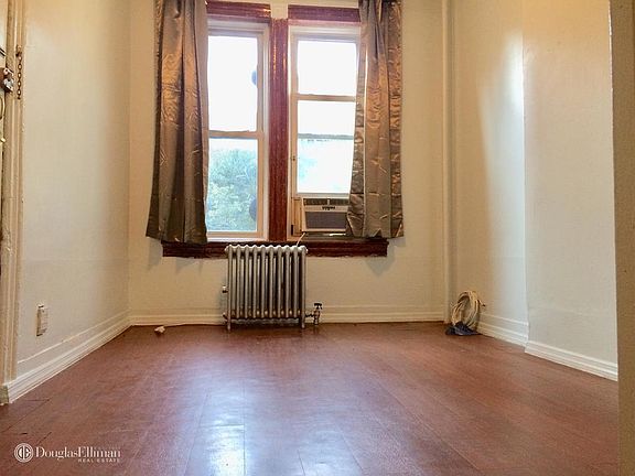 5th image of 312 Macdougal St APT 1L