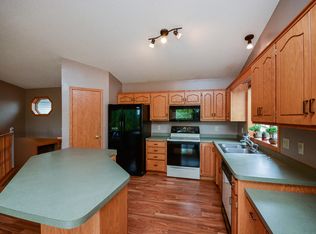 245 Columbine Ln, Shakopee, MN 55379