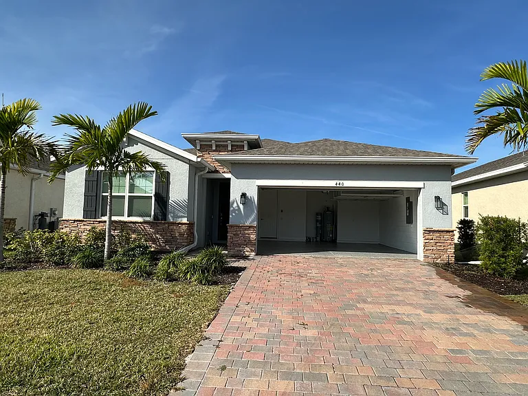 440 Coral Reef Pl — Photo 2