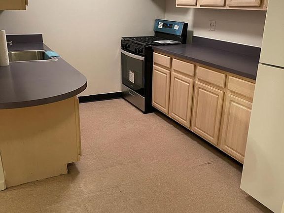 3rd image of 1833 Phelan Pl #1