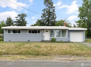 462 SE Quaker St, Oak Harbor, WA 98277