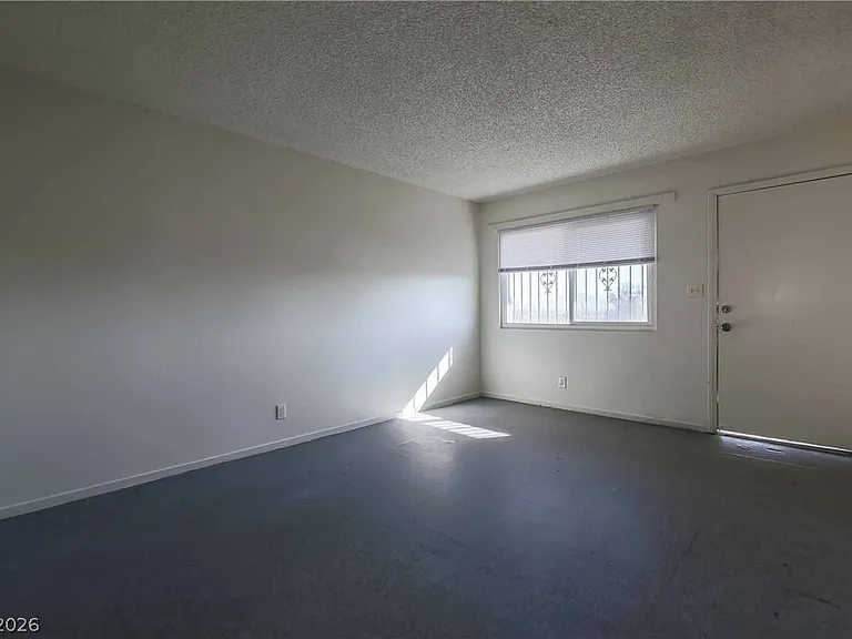 1404 E Mesquite Ave #8 — Photo 8