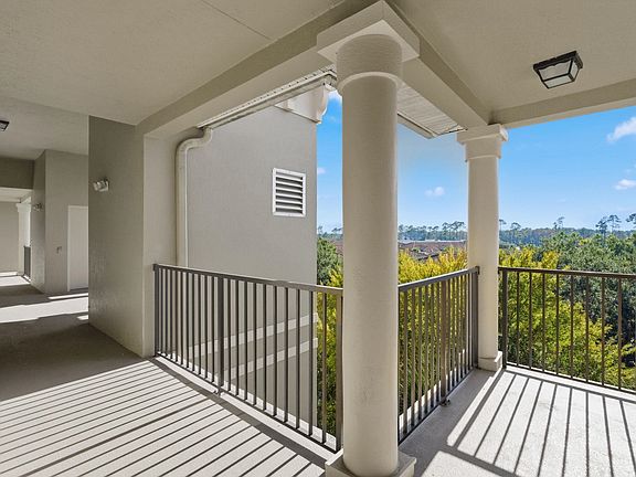 2nd image of 200 Paseo Terraza 402 St