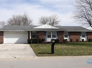 781 Nickie Ln, Fostoria, OH 44830
