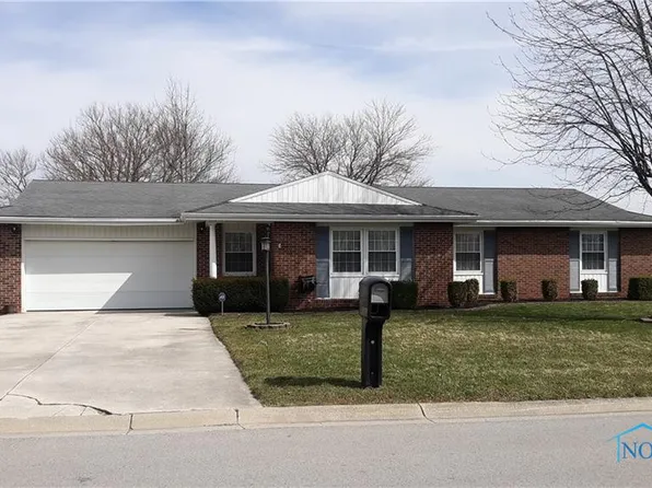 781 Nickie Ln, Fostoria, OH 44830