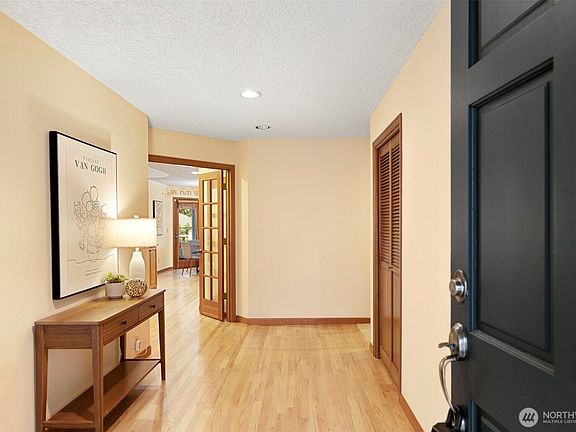 3rd image of 15801 NE 25th Street