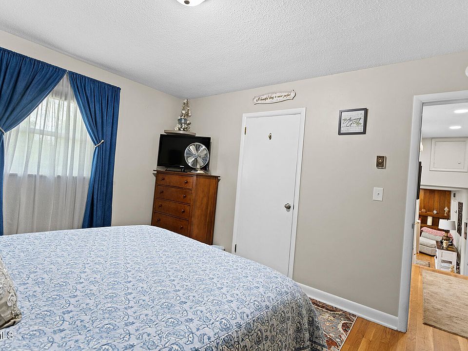 37th image of 441 Merriwood Dr