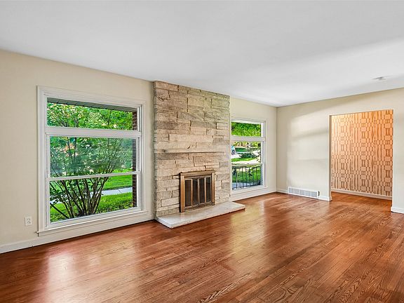 4th image of 7218 Colby Ave