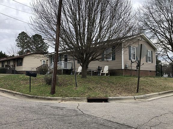 2nd image of 311 Mimosa St