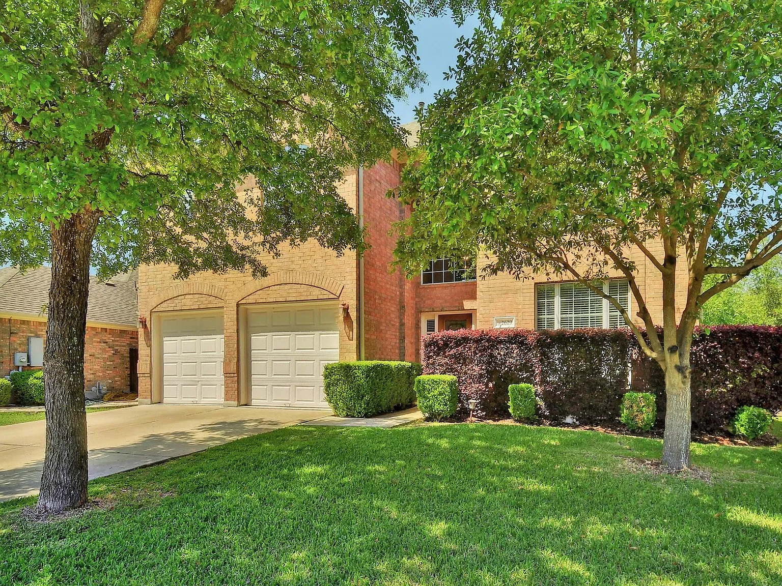 4 bed, 3.0 bath, 2863 sqft, $2,995 — Photo 2