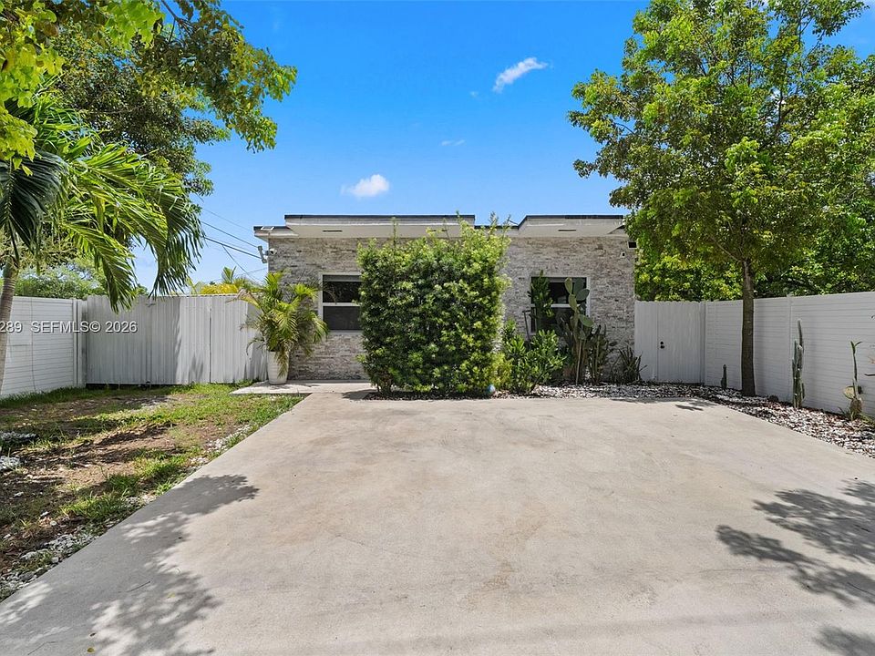 1st image of 5629 NW 31st Ave
