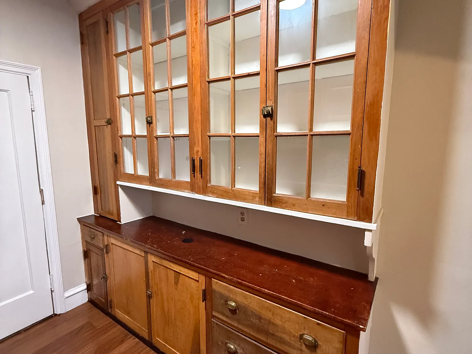 250 Farmington Avenue Laurel St — Photo 4