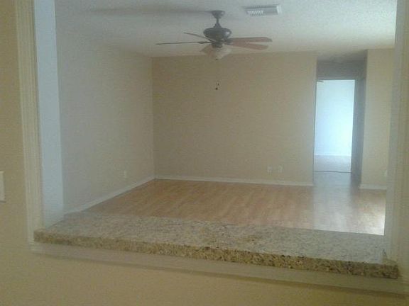 5th image of 1309 Peppertree Trl APT C