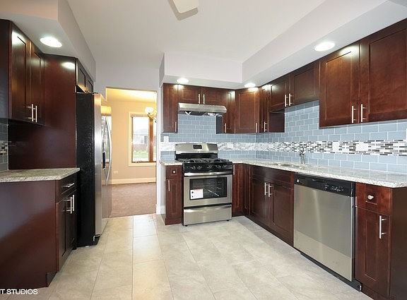 2nd image of 674 Saginaw Ave