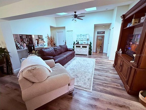 3rd image of 13034 Clay Ave