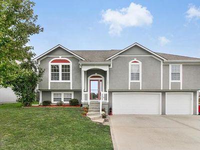 1803 NW Hedgewood Dr, Grain Valley, MO, 64029