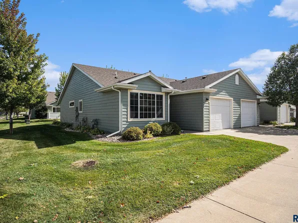 1012 N Crape Pl, Sioux Falls, SD 57107