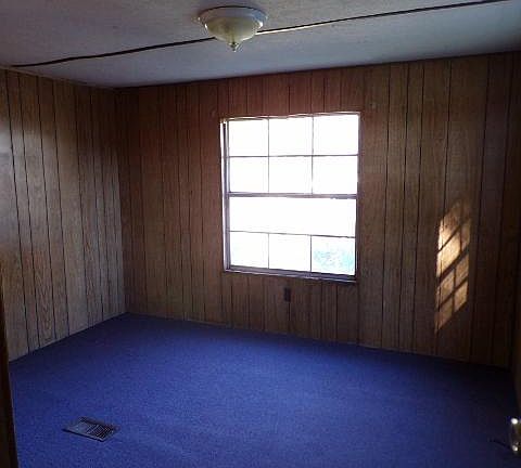 3rd image of 553 Hazel Dr