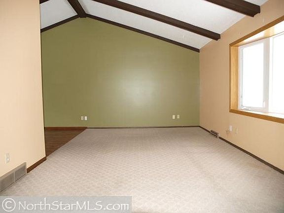 3rd image of 6617 Edgemont Boulevard N
