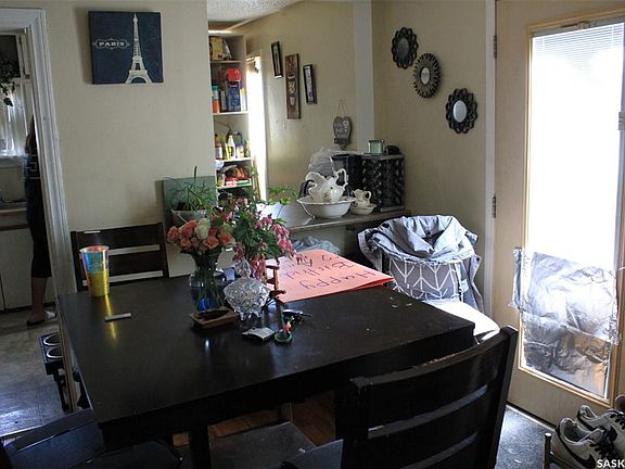 4th image of 804 F AVENUE N