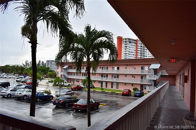 1st image of 18555 NE 14th Ave APT 612